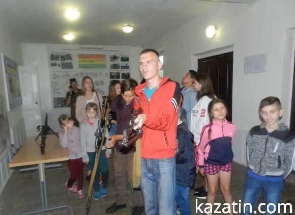 Діти учасників антитерористичної операції побували у Калинівському полку, фото №2 на сайті 20minut.ua