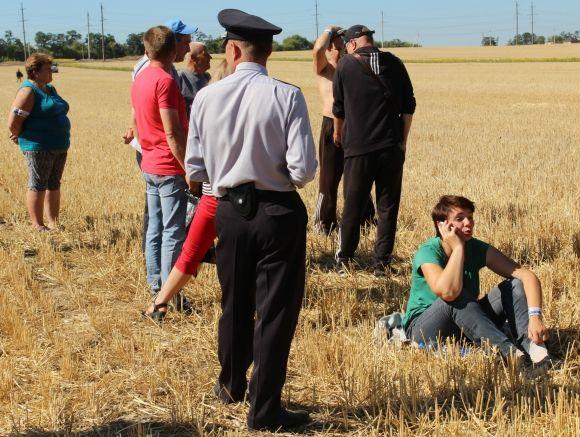 Сабарівчани п'ятий день продовжують блокувати будівництво нового кладовища на сайті 20minut.ua Сабарівчани п'ятий день продовжують блокувати будівництво нового кладовища, фото №10 на сайті 20minut.ua