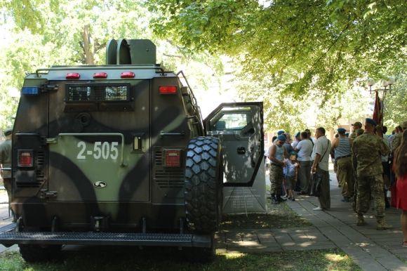Військові святкують 25-річчя десантних військ України в Центральному парку, фото №8 на сайті 20minut.ua