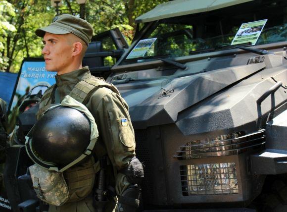 Військові святкують 25-річчя десантних військ України в Центральному парку, фото №5 на сайті 20minut.ua