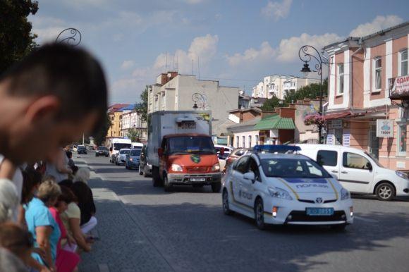 До Кам’янця привезли тіло Ростислава Доброшинського на сайті 20minut.ua До Кам’янця привезли тіло Ростислава Доброшинського, фото №2 на сайті 20minut.ua