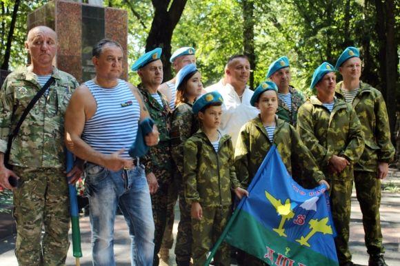Військові святкують 25-річчя десантних військ України в Центральному парку, фото №4 на сайті 20minut.ua