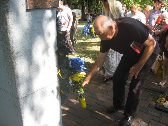 У Хмельницькому вшанували жертв політичних репресій, фото №3 на сайті vsim.ua