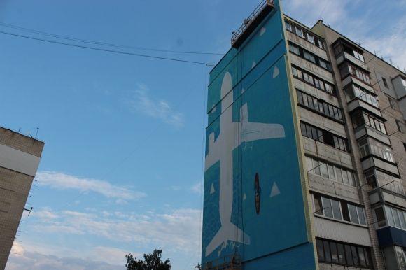 ФОТО ДНЯ. Робота над муралом “Спрямованість” прямує до фінішу, фото №2 на сайті 20minut.ua