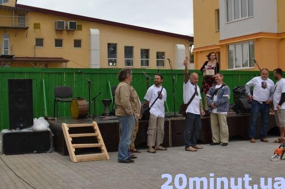TORBAN, дерево й мистецтво: у Кам’янці відкрили фестиваль “Поділля Woodcraft” на сайті 20minut.ua TORBAN, дерево й мистецтво: у Кам’янці відкрили фестиваль “Поділля Woodcraft”, фото №4 на сайті 20minut.ua