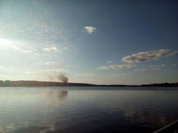 На Дальньому пляжі загорівся бар. Пожежні набирали воду зі Ставу на сайті 20minut.ua На Дальньому пляжі загорівся бар. Пожежні набирали воду зі Ставу, фото №2 на сайті 20minut.ua