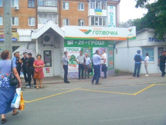 На Урожаї «обчистили» кредит-кафе. Це друге пограбування у Вінниці за тиждень(ОНОВЛЕНО), фото №3 на сайті 20minut.ua