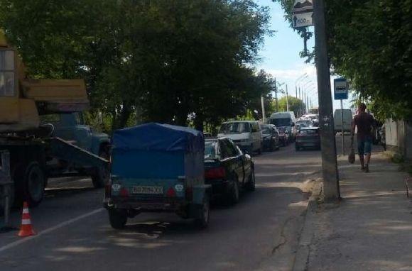 На Бродівській -  затор через будівництво тролейбусної лінії, фото №1 на сайті 20minut.ua