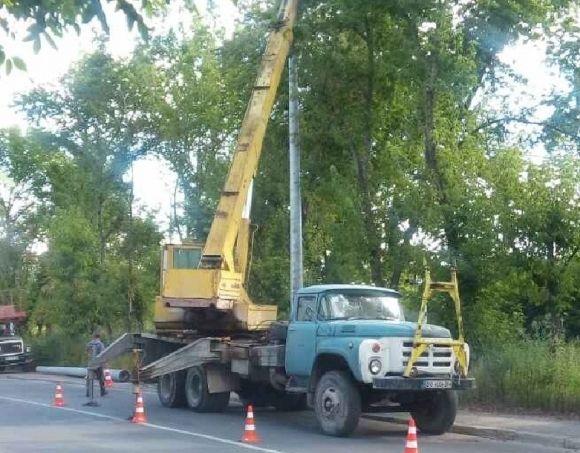 На Бродівській -  затор через будівництво тролейбусної лінії, фото №2 на сайті 20minut.ua