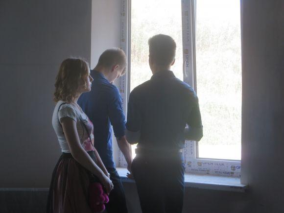 Новини Хмельницького - фото з Водію "Електротрансу" вручили ключі від трикімнатної квартири на Озерній Водію "Електротрансу" вручили ключі від трикімнатної квартири на Озерній, фото №2 на сайті vsim.ua