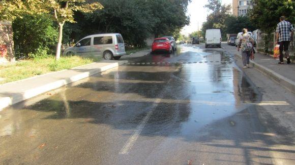 «У «Водоканалі» всі повмирали?» - другу добу (!) у Вінниці витікає вода на сайті 20minut.ua «У «Водоканалі» всі повмирали?» - другу добу (!) у Вінниці витікає вода, фото №6 на сайті 20minut.ua