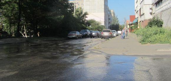 «У «Водоканалі» всі повмирали?» - другу добу (!) у Вінниці витікає вода на сайті 20minut.ua «У «Водоканалі» всі повмирали?» - другу добу (!) у Вінниці витікає вода, фото №3 на сайті 20minut.ua