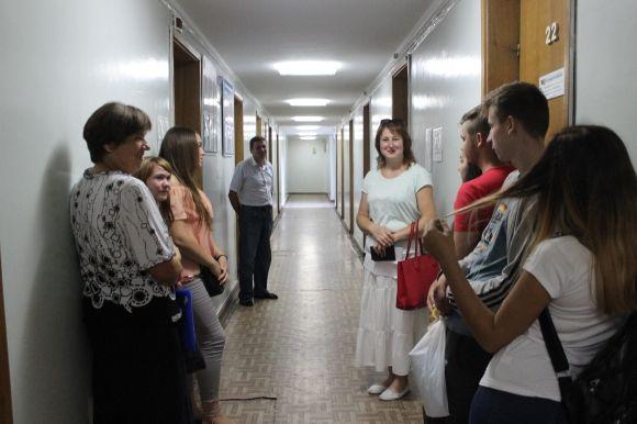 У паспортному відвідувачі спересердя порвали на шматки списки черг, фото №3 на сайті 20minut.ua