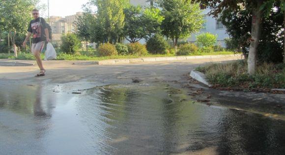 «У «Водоканалі» всі повмирали?» - другу добу (!) у Вінниці витікає вода на сайті 20minut.ua «У «Водоканалі» всі повмирали?» - другу добу (!) у Вінниці витікає вода, фото №1 на сайті 20minut.ua