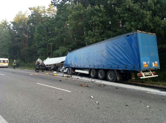 Смертельна ДТП: на трасі "Київ - Чоп" зіткнулися дві фури. Фото, фото №1 на сайті 20minut.ua