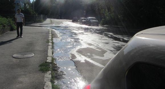 «У «Водоканалі» всі повмирали?» - другу добу (!) у Вінниці витікає вода на сайті 20minut.ua «У «Водоканалі» всі повмирали?» - другу добу (!) у Вінниці витікає вода, фото №5 на сайті 20minut.ua