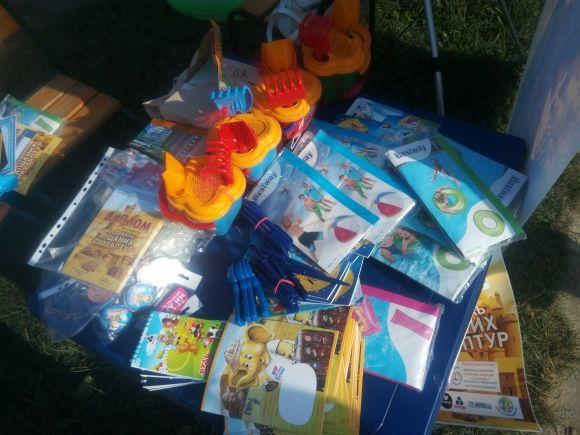 Спінери, русалок та інші фігури з піску ліпили в п'ятницю на пляжі Хімік, фото №6 на сайті 20minut.ua