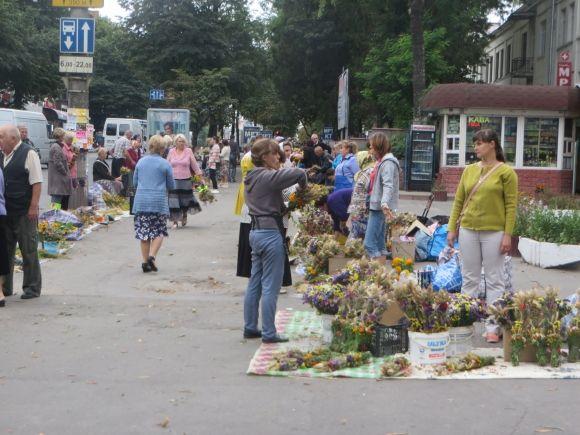 Колоски – по 2 гривні, букет – за 20. Що хмельничани несуть освячувати до церкви, фото №4 на сайті vsim.ua
