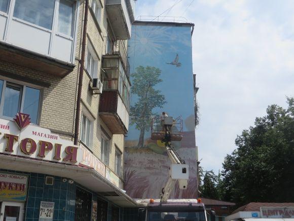 Козака на будинку по Гагаріна вже домалювали.  У скільки обійшовся мурал, фото №2 на сайті vsim.ua