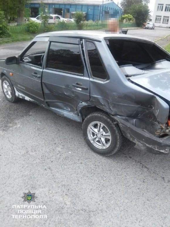 На Підволочиському шосе ДТП. 32-річну жінку забрала швидка, фото №1 на сайті 20minut.ua