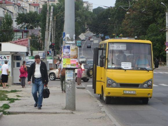 Новини Хмельницького - фото з На Бандери збудують нову транспортну кишеню за 660 тисяч гривень На Бандери збудують нову транспортну кишеню за 660 тисяч гривень, фото №1 на сайті vsim.ua