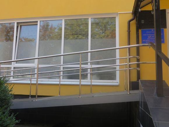 В поліклініці № 1 поставили пандус за 160 тисяч гривень, фото №4 на сайті vsim.ua
