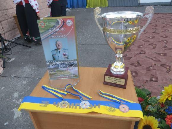 Під Хмельницьким мускулисті рятувальники бігали і залазили на четвертий поверх, фото №2 на сайті vsim.ua