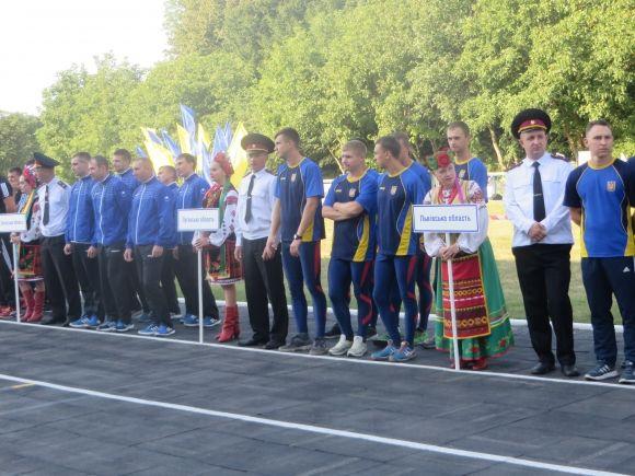 урочисте шикування усіх команд