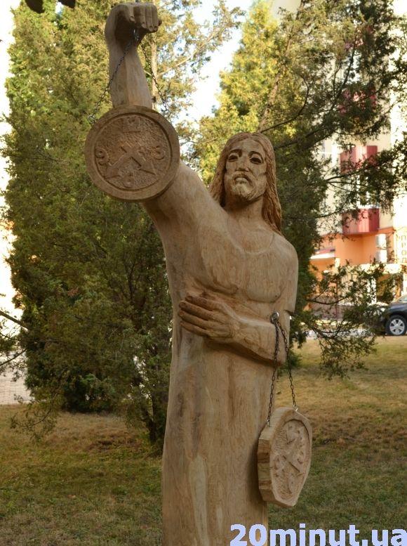 Фото дня: у Кам'янці відкрили сад скульптур, фото №2 на сайті 20minut.ua