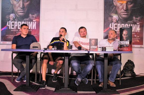 Про нову кінострічку «Червоний»: це перший фільм, в якому героя – українця – не вбивають, фото №1 на сайті 20minut.ua