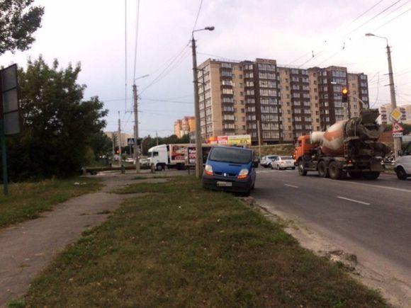 Потрійна ДТП на Озерній. Постраждала дитина на сайті vsim.ua Потрійна ДТП на Озерній. Постраждала дитина, фото №1 на сайті vsim.ua