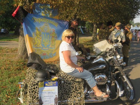 Новини Хмельницького - фото з Діти у фонтані, а дорослі з медовухою: як пройшов другий день Медового фестивалю Діти у фонтані, а дорослі з медовухою: як пройшов другий день Медового фестивалю, фото №2 на сайті vsim.ua