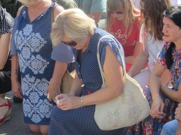 У Хмельницькому зі сльозами на очах попрощались з розвідником Олександром Бойко, фото №16 на сайті vsim.ua