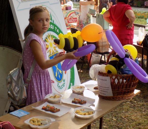 Медовий фестиваль у Хмельницькому:  чим зустрів перший день, фото №3 на сайті vsim.ua