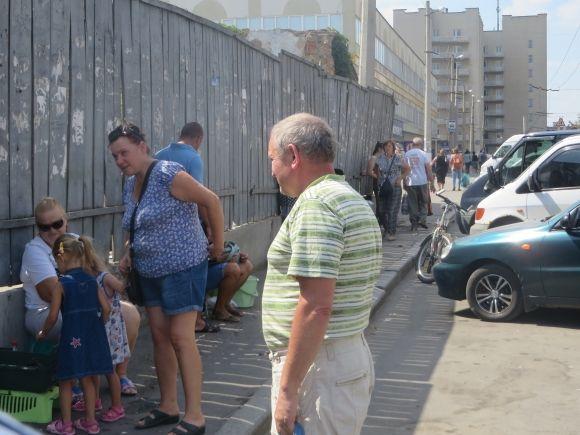 Торговці з "пташиного" ринку на Староміській не хочуть переїжджати у Лезневе, фото №8 на сайті vsim.ua