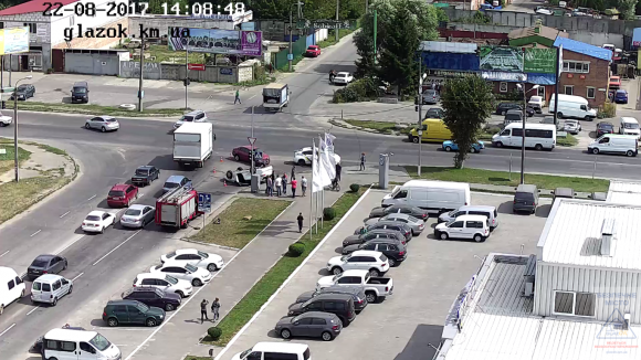 ДТП на перехресті Трудової і Прибузької:  перекинулася Toyota, є постраждалі, фото №1 на сайті vsim.ua