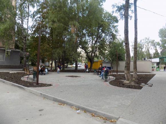 Міні-сквер у Гречанах обійшовся міському бюджету в 280 тисяч гривень на сайті vsim.ua Міні-сквер у Гречанах обійшовся міському бюджету в 280 тисяч гривень, фото №2 на сайті vsim.ua