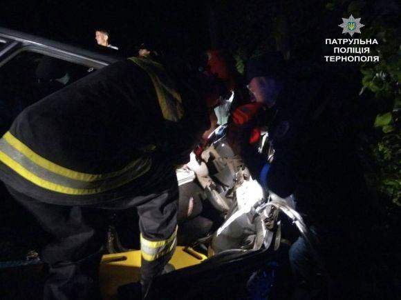 У Кутківцях 17-річну дівчину вирізали з автомобіля, фото №1 на сайті 20minut.ua