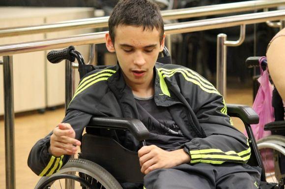 Діти на візках вчилися жити самостійно: ходити в магазин,  готувати собі  сніданок на сайті 20minut.ua Діти на візках вчилися жити самостійно: ходити в магазин,  готувати собі  сніданок, фото №4 на сайті 20minut.ua