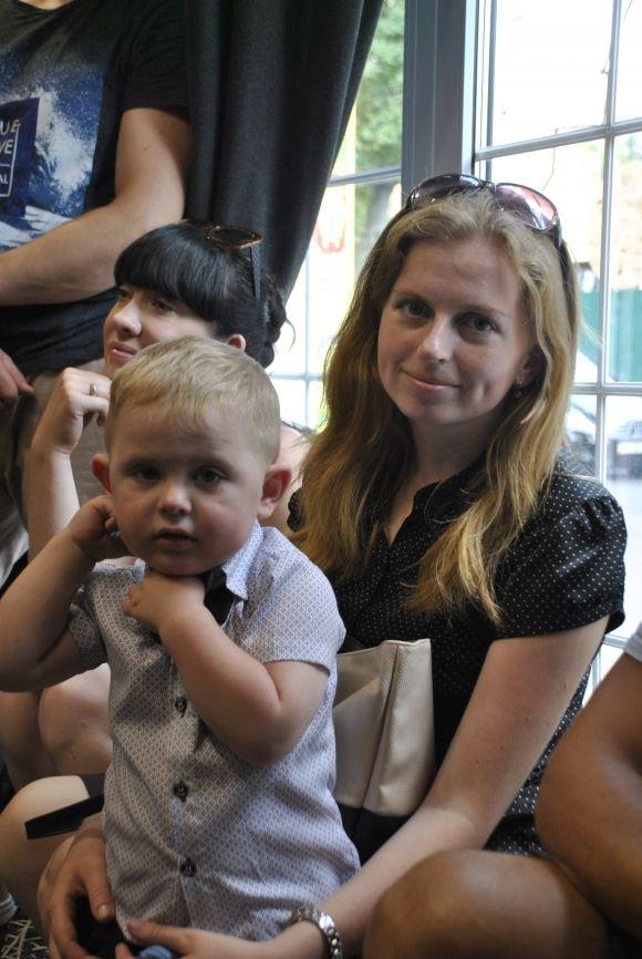 Картини і дизайнерські речі: житомирська художниця презентувала виставку своїх робіт. Фоторепортаж на сайті 20minut.ua Картини і дизайнерські речі: житомирська художниця презентувала виставку своїх робіт. Фоторепортаж, фото №6 на сайті 20minut.ua