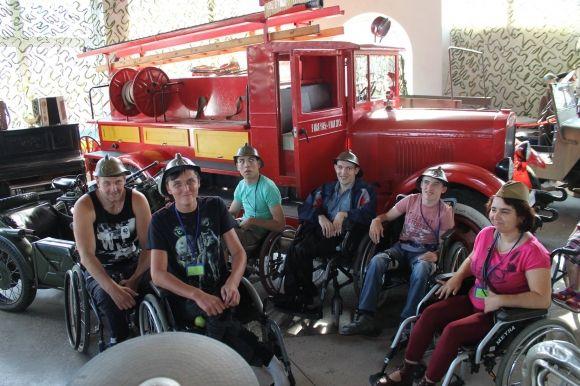 Діти на візках вчилися жити самостійно: ходити в магазин,  готувати собі  сніданок на сайті 20minut.ua Діти на візках вчилися жити самостійно: ходити в магазин,  готувати собі  сніданок, фото №3 на сайті 20minut.ua