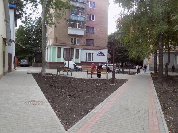 Міні-сквер у Гречанах обійшовся міському бюджету в 280 тисяч гривень на сайті vsim.ua Міні-сквер у Гречанах обійшовся міському бюджету в 280 тисяч гривень, фото №9 на сайті vsim.ua