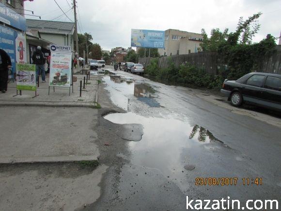 В Козятині знову дощить,  але базарне життя продовжується, фото №24 на сайті 20minut.ua