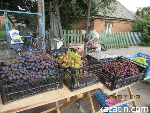 В Козятині знову дощить,  але базарне життя продовжується, фото №6 на сайті 20minut.ua