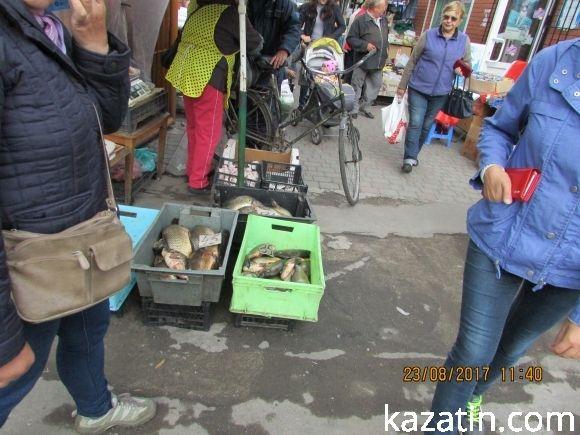 В Козятині знову дощить,  але базарне життя продовжується, фото №8 на сайті 20minut.ua