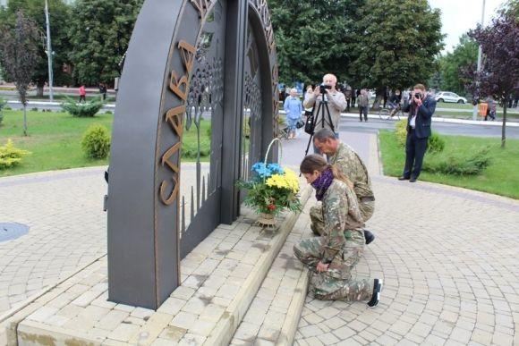 В Красилові відкрили дошку пам'яті загиблих бійців АТО на сайті vsim.ua В Красилові відкрили дошку пам'яті загиблих бійців АТО, фото №3 на сайті vsim.ua