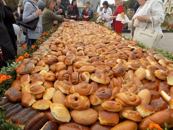 Чим і за скільки пригощали хмельничан у День Незалежності на сайті vsim.ua Чим і за скільки пригощали хмельничан у День Незалежності, фото №5 на сайті vsim.ua