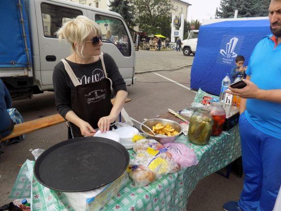 Чим і за скільки пригощали хмельничан у День Незалежності на сайті vsim.ua Чим і за скільки пригощали хмельничан у День Незалежності, фото №16 на сайті vsim.ua
