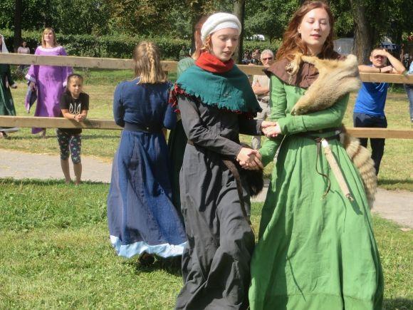 Відео дня: як на «Старкон фесті» запалювали середньовічними танцями, фото №1 на сайті vsim.ua