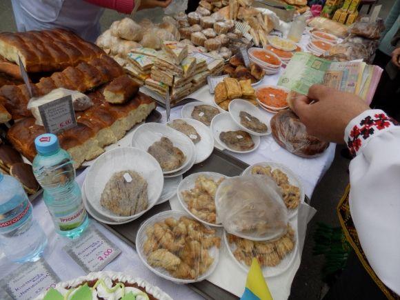 Чим і за скільки пригощали хмельничан у День Незалежності на сайті vsim.ua Чим і за скільки пригощали хмельничан у День Незалежності, фото №2 на сайті vsim.ua